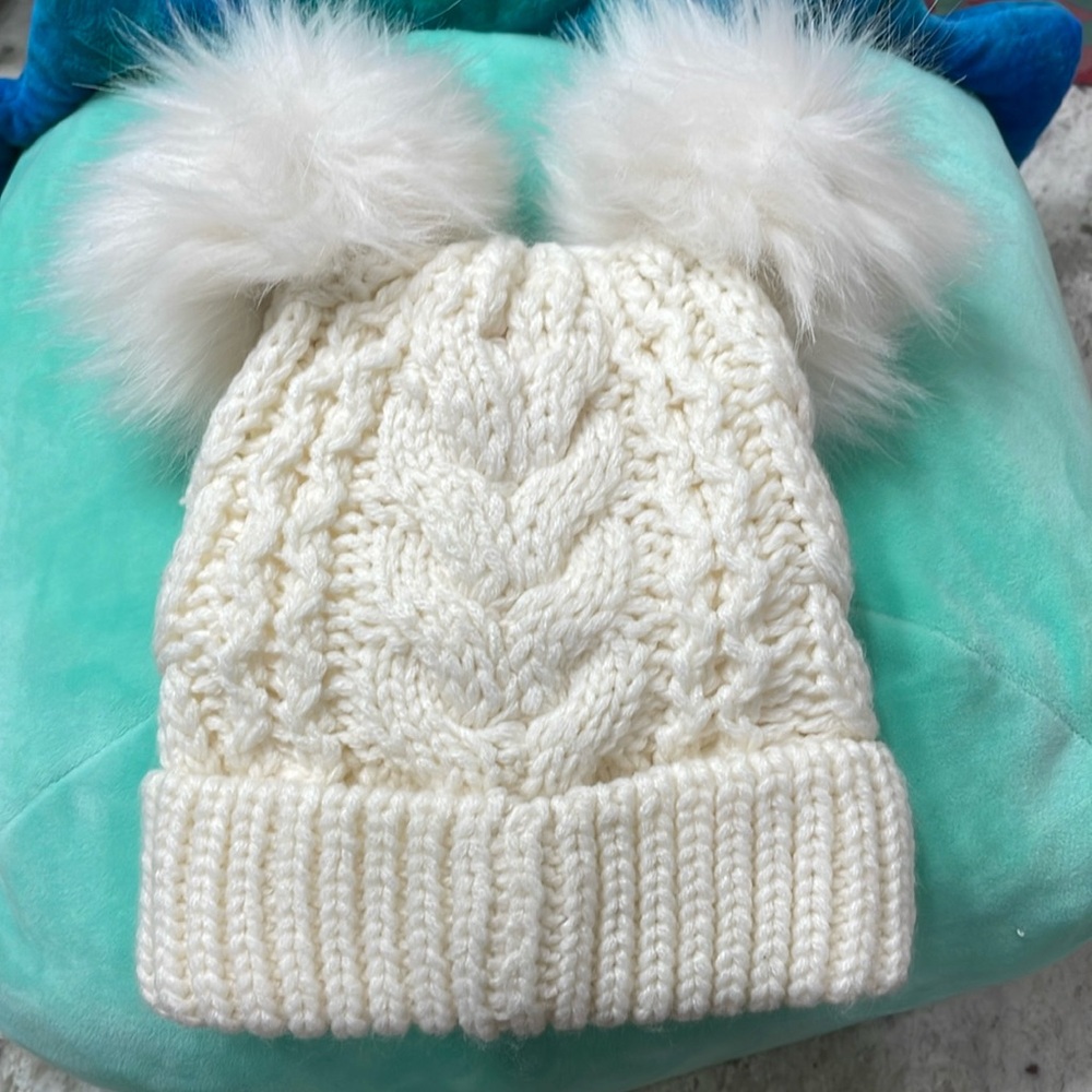 Baby Gap 0-3 month girls snow beanie hat